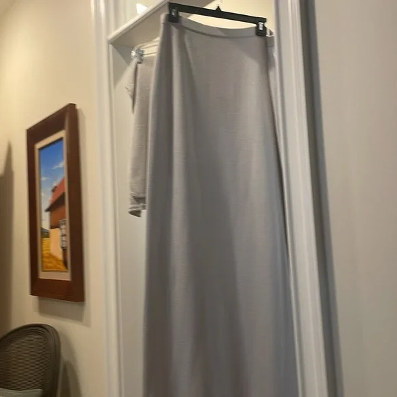 St John grey skirt and wrap (bw) - Picture 6 of 8